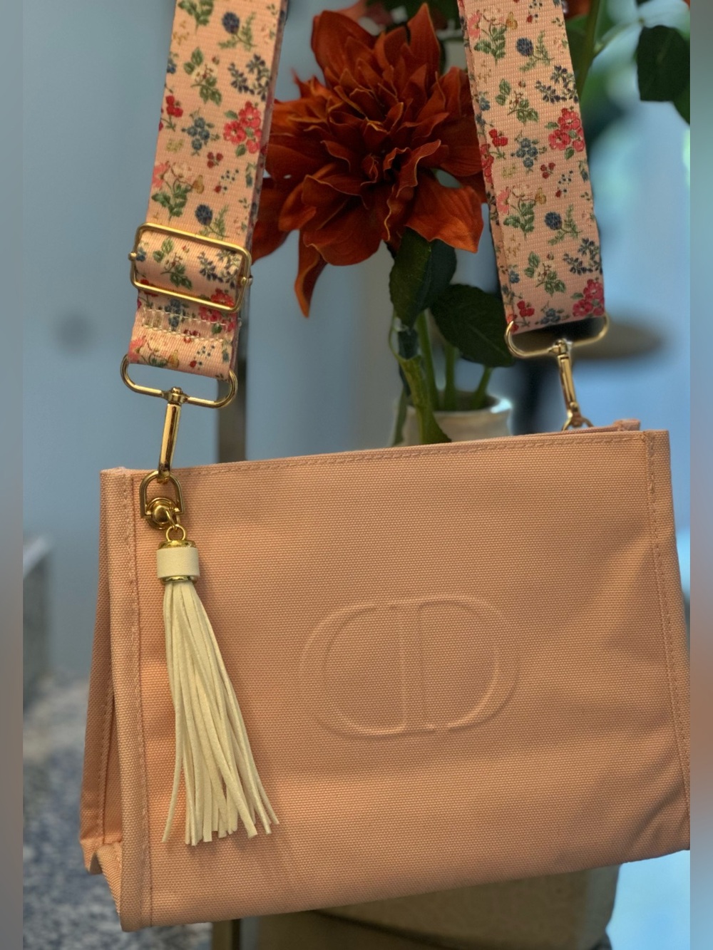 Dior Beauty Bag Gwp item NWOT - Picture 2 of 3